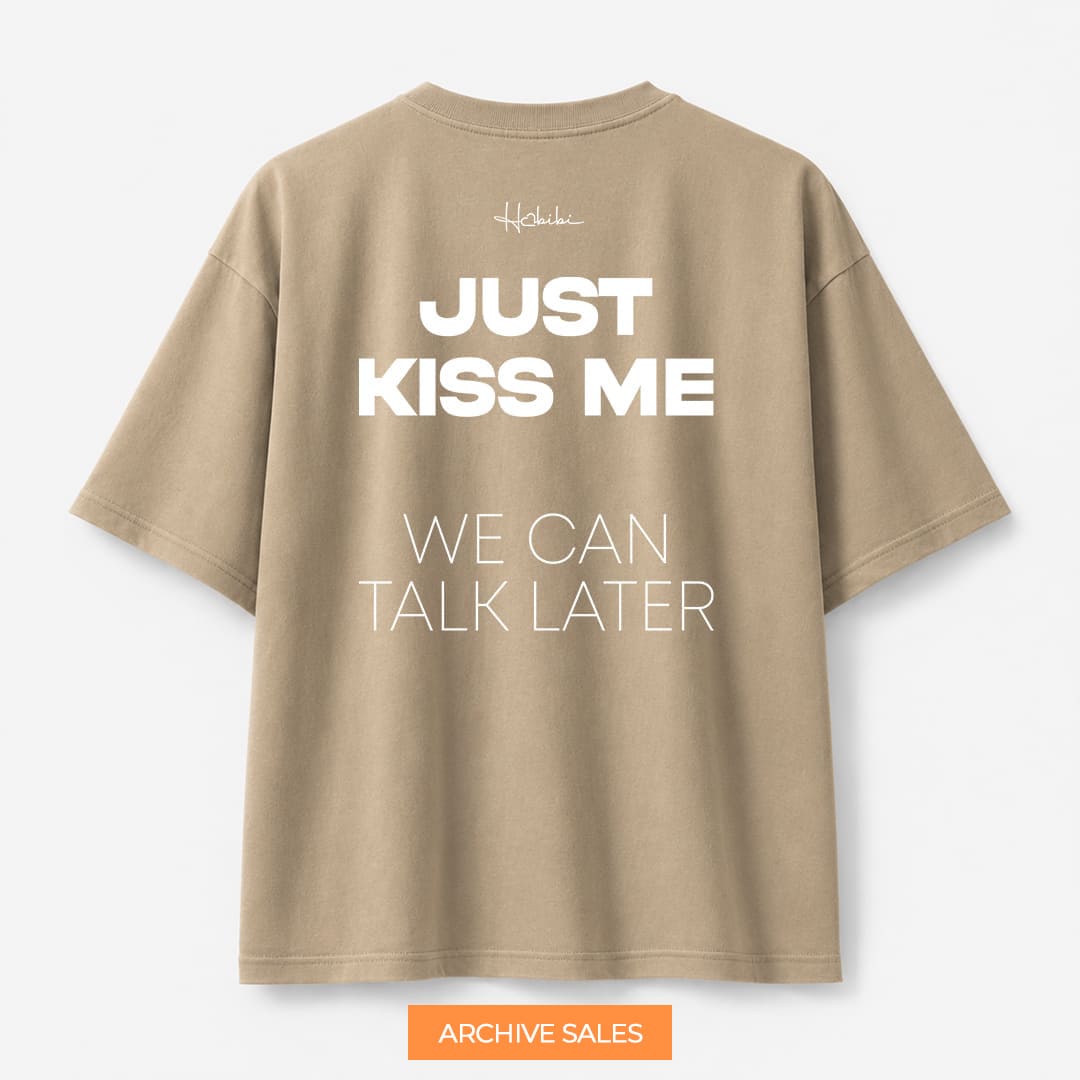 AS - T-Shirt Oversize Core - Just Kiss Me - M SAND